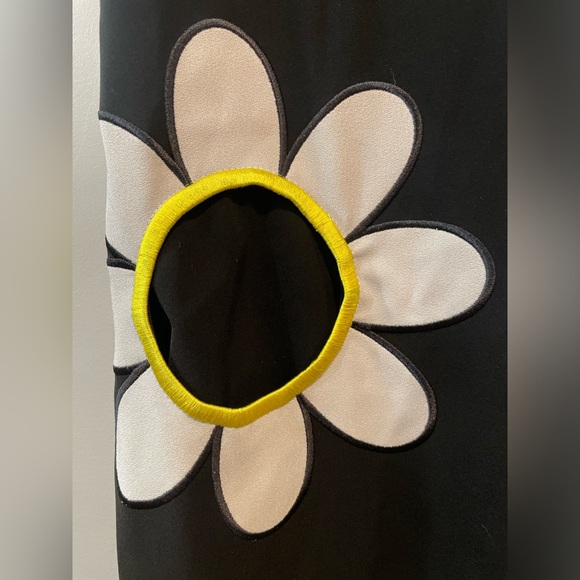 Moschino Daisy Pocket Dress - Picture 7 of 11